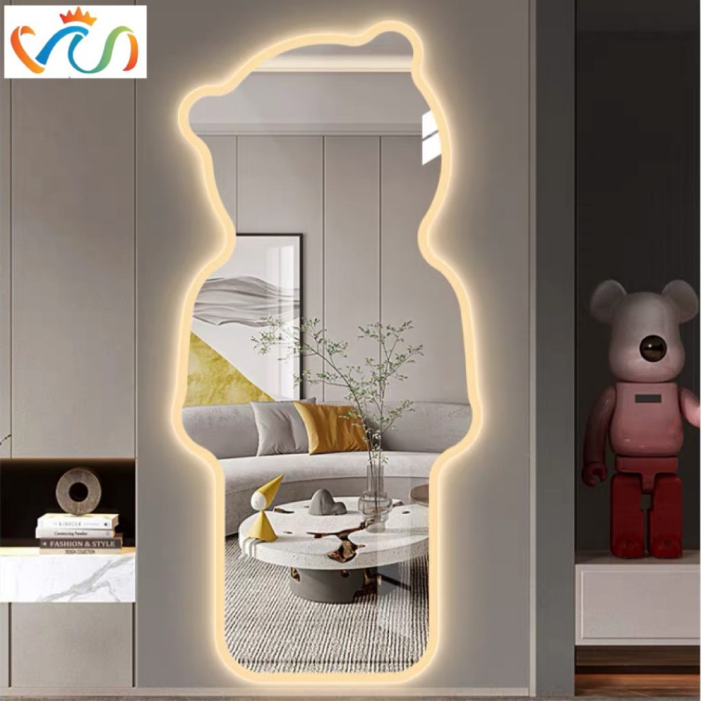 guong-toan-than-decor-hinh-chu-gau-led-cam-ung-cach-tran-vien