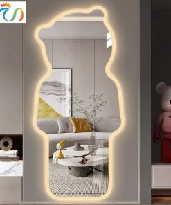 guong-toan-than-decor-hinh-chu-gau-led-cam-ung-cach-tran-vien