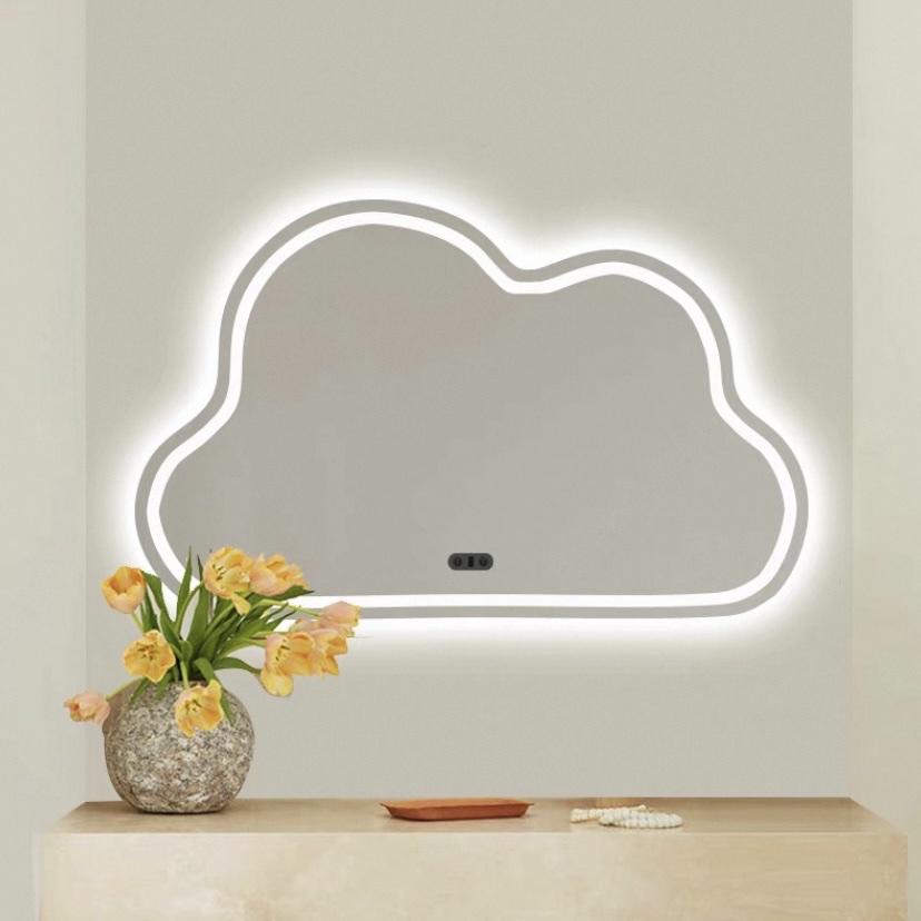 guong-decor-hinh-may-led-cach